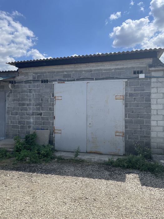 Продам добротный большой гараж