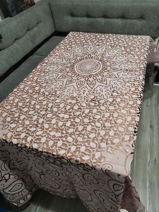 Скатертина на стіл