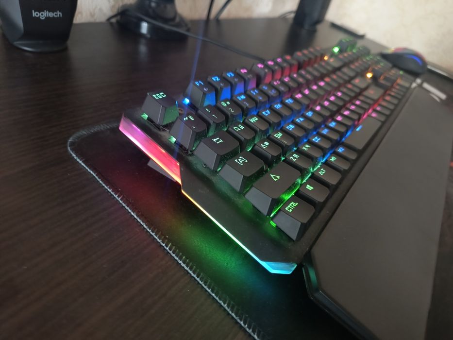 Клавиатура bloody B885N A4tech или с мышкой