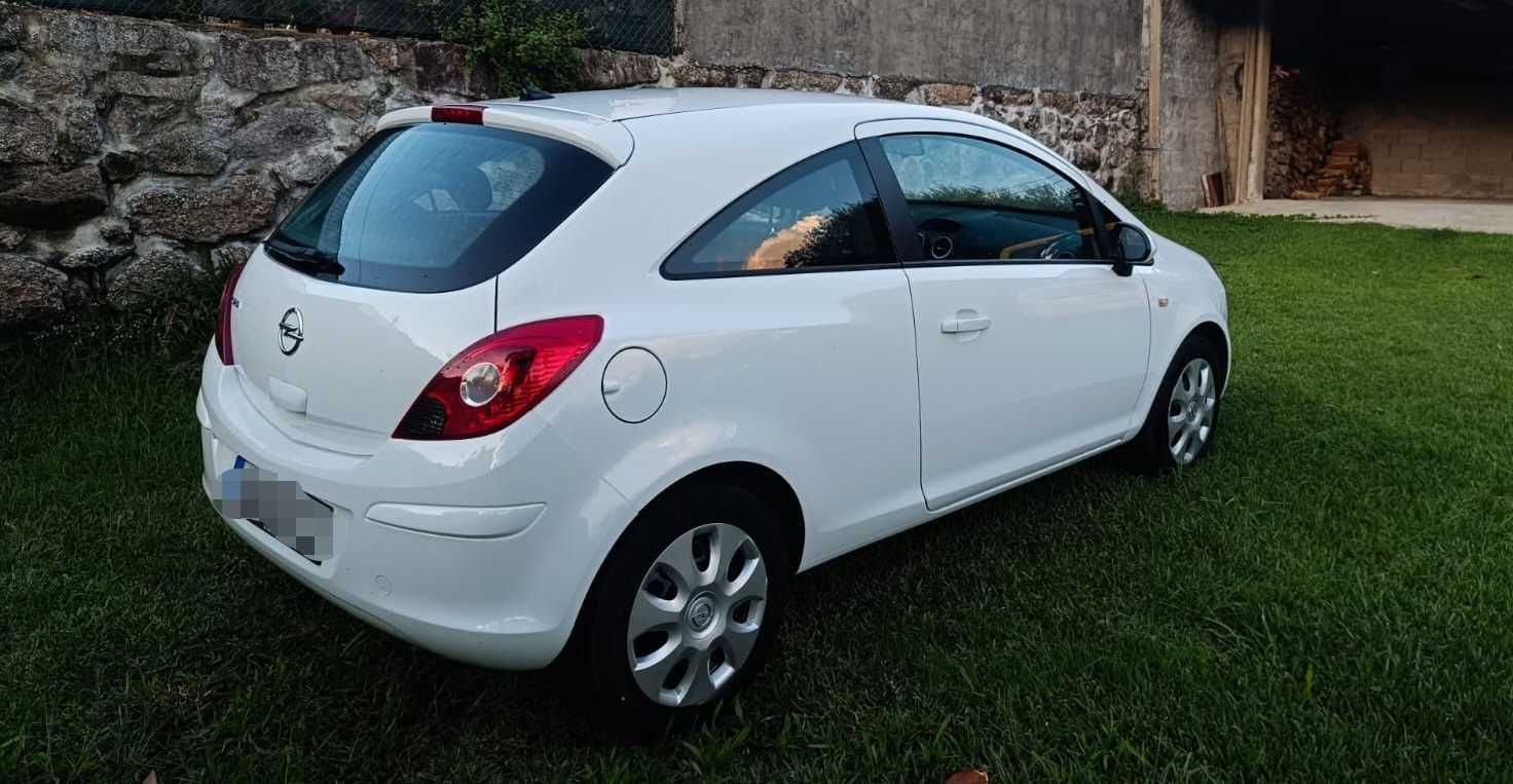 Opel corsa D 1.0 2014