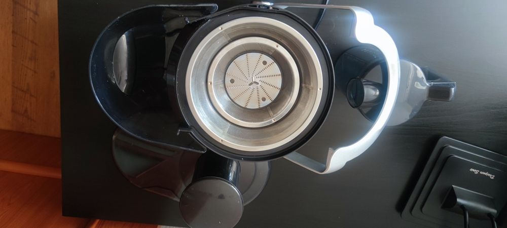 Sokowirówka Elektrolux JE-238 mało używana

Sokowirówka Elektrolux JE-