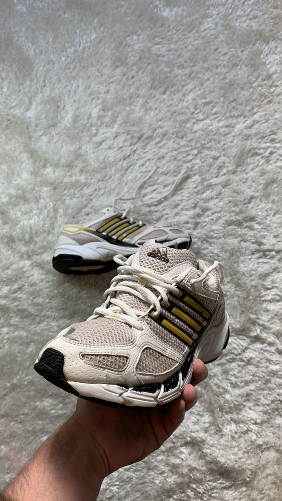 Adidas Response CL