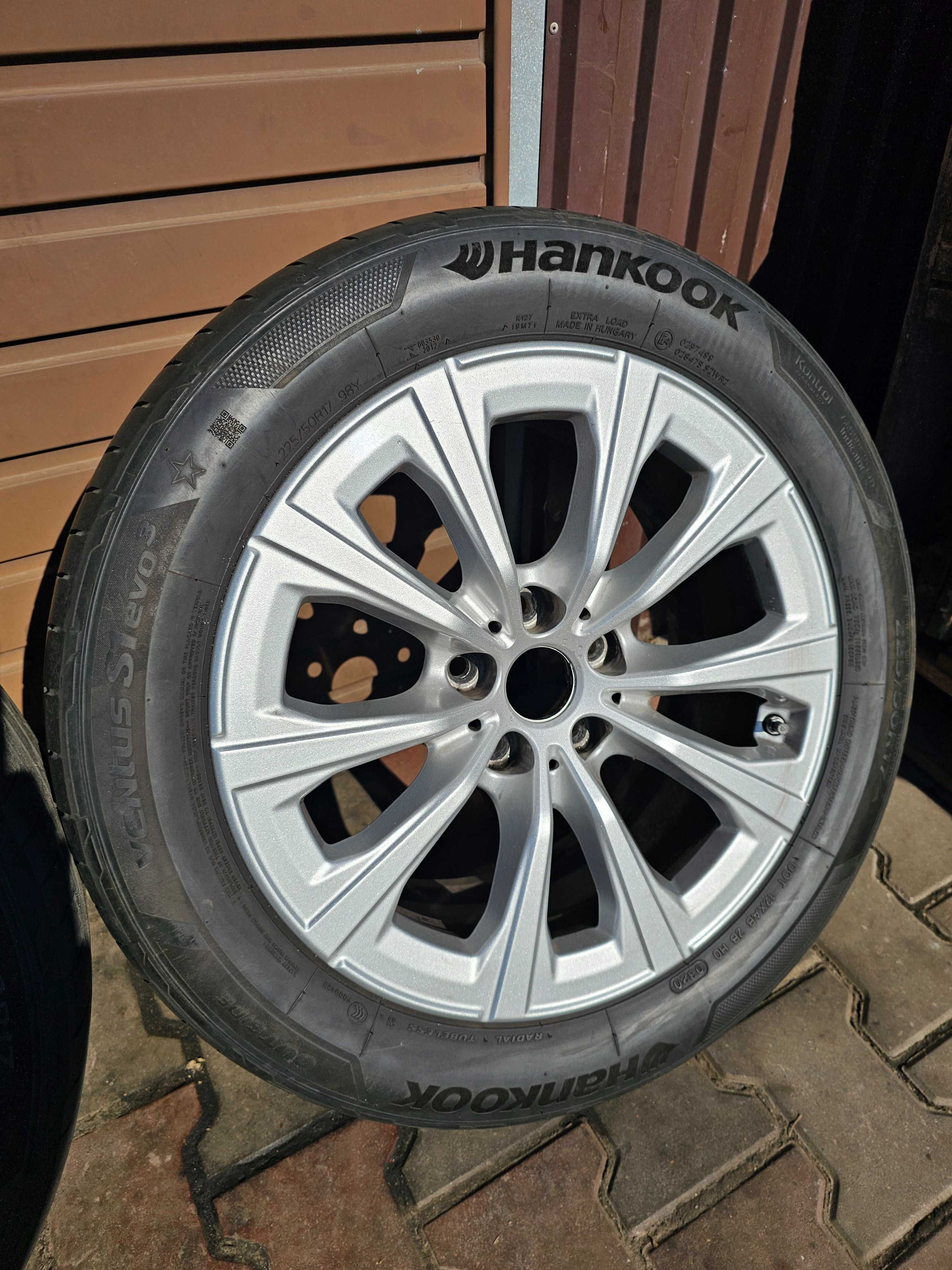 Felgi Alum. z Oponami Letnimi BMW 225/50R17 Rozstaw 5x112 Et 30