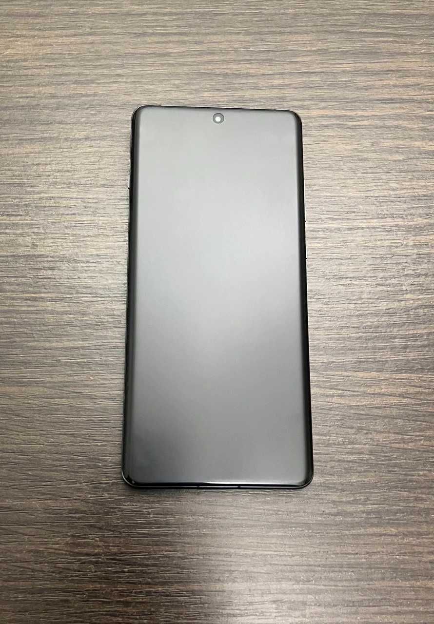 Новый OnePlus 12 – флагман для настоящих ценителей технологий!