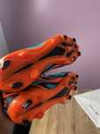 Vendo duas chuteiras, N46 ( com acessorios )