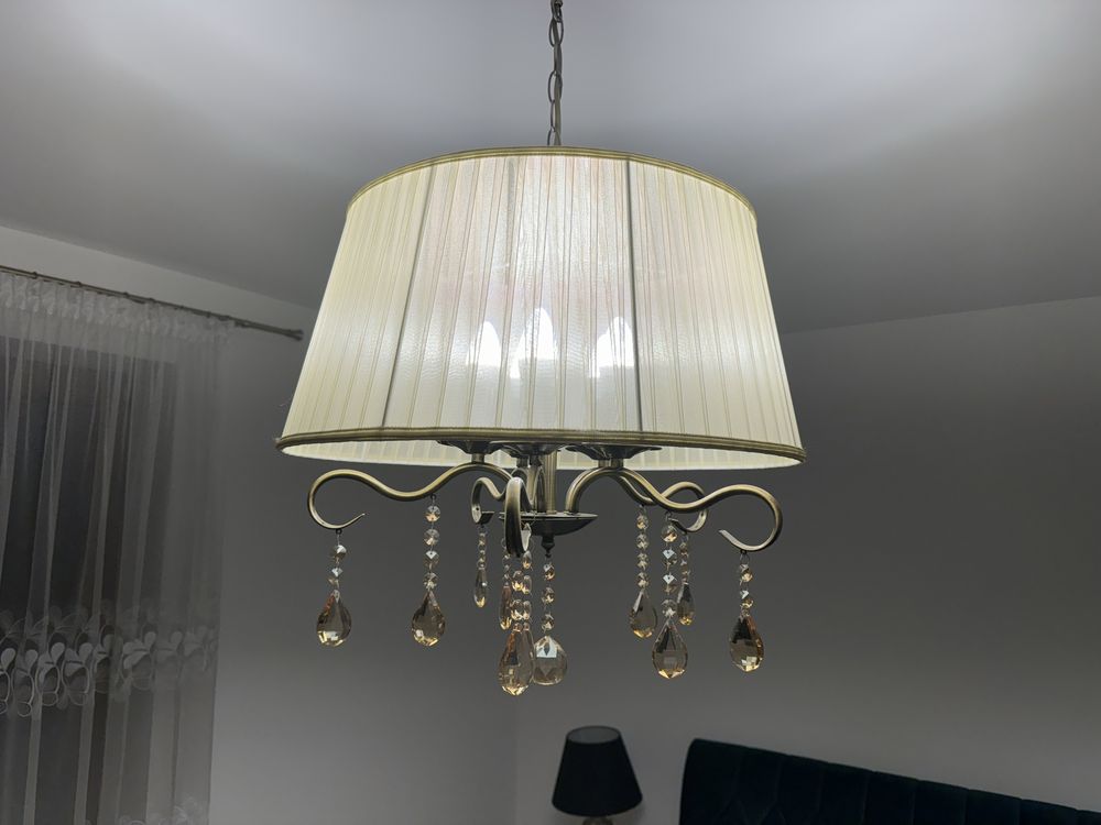 Piękna, duża lampa sufitowa, żyrandol na 5 żarówek