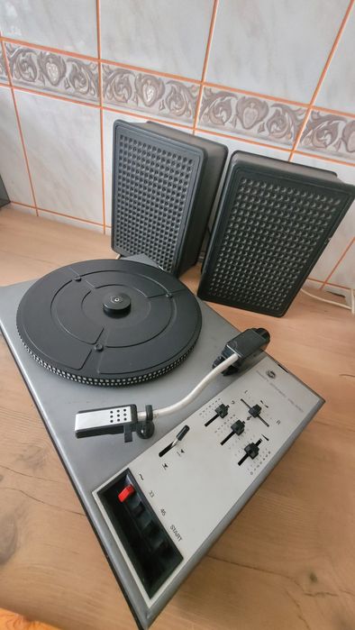 Gramofon Unitra Fonica HGS – kompaktowy klasyk z 1984 roku