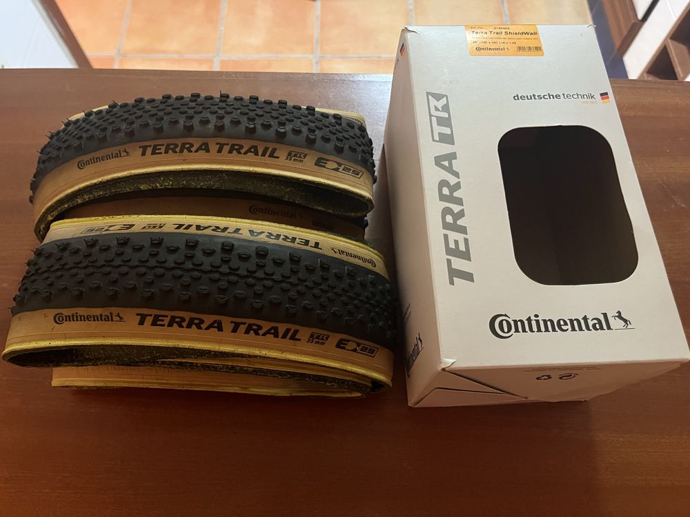 Par pneus gravel Continental OFERTA de valvulas tubeless