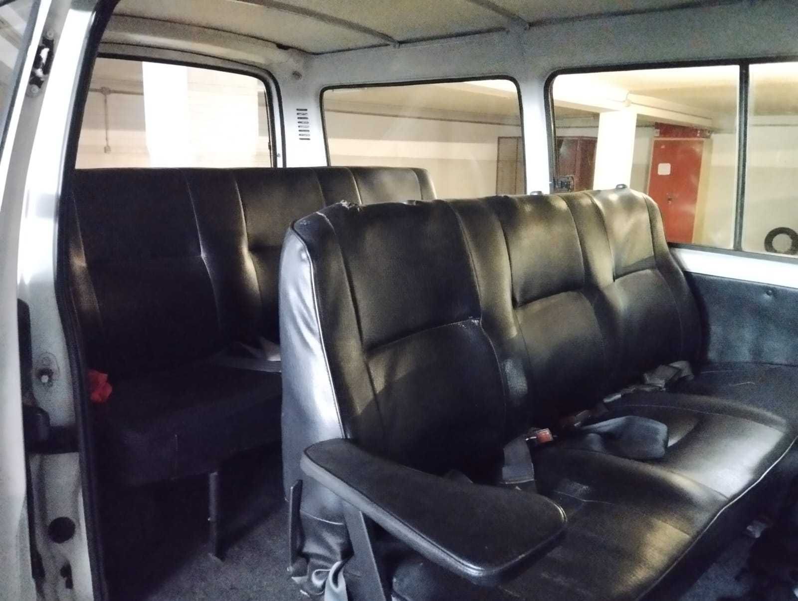 Toyota Hiace 1991 - 9 Lugares
