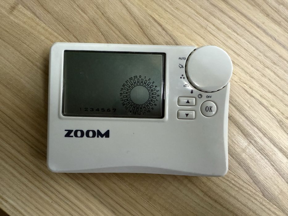 Zoom кімнатний хронотермостат