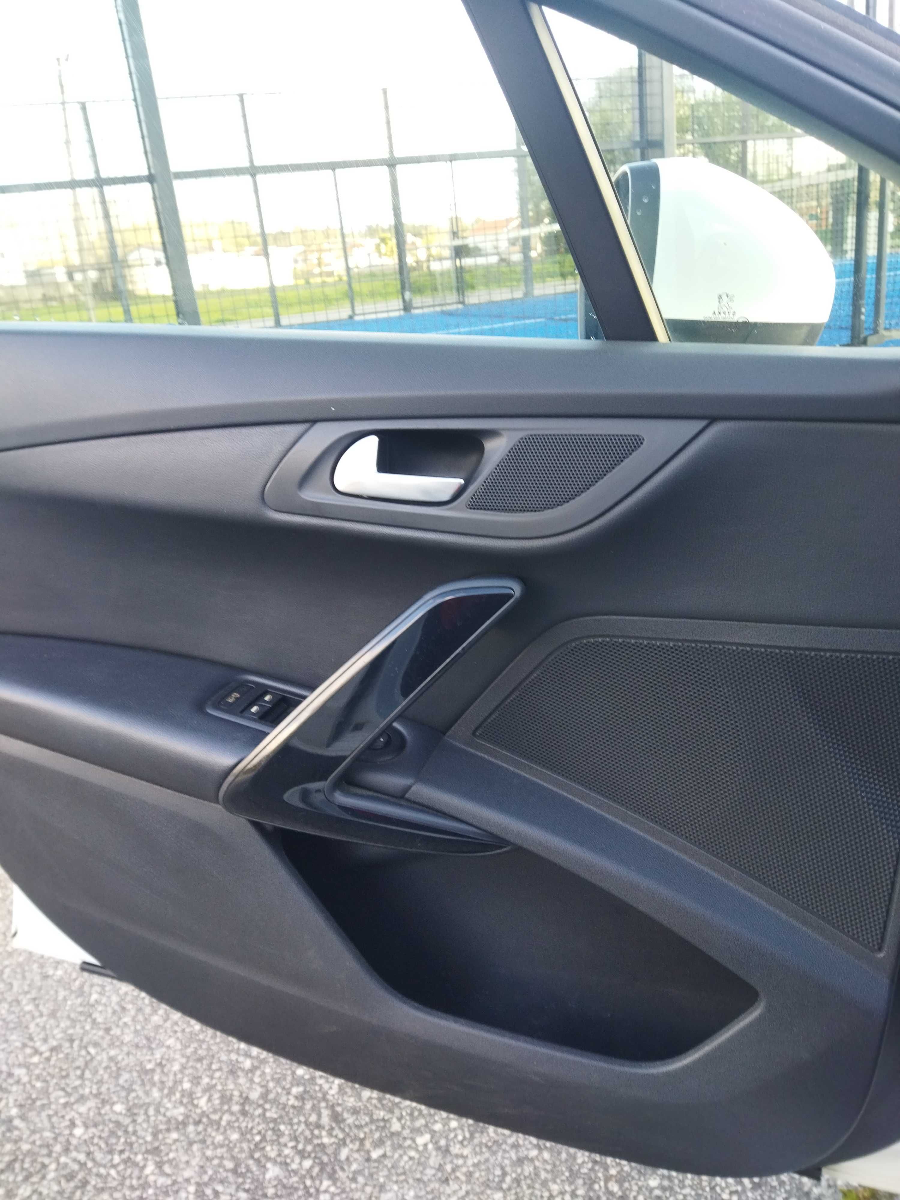 Peugeot 508 versão luxo