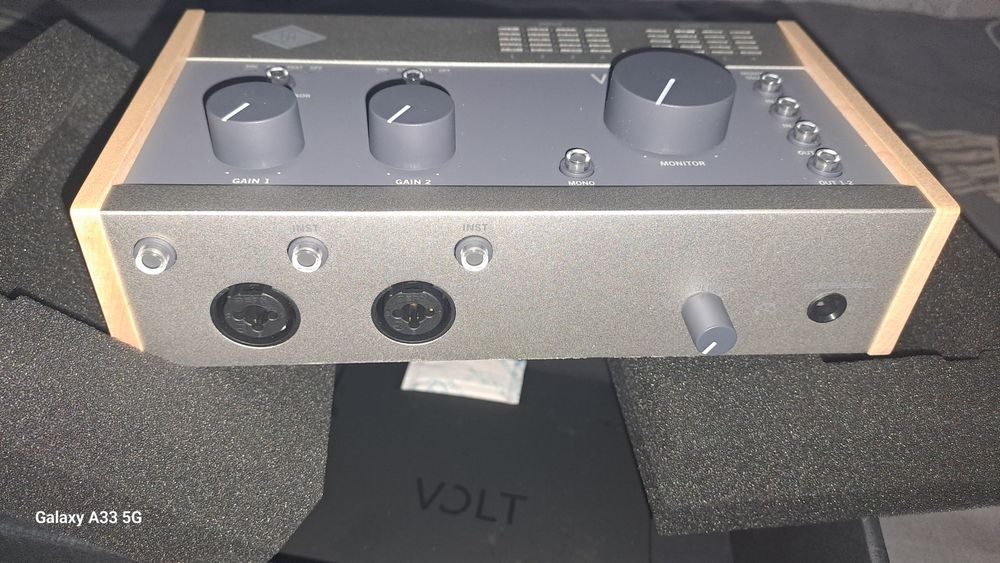 Звукова карта Universal Audio Volt 476