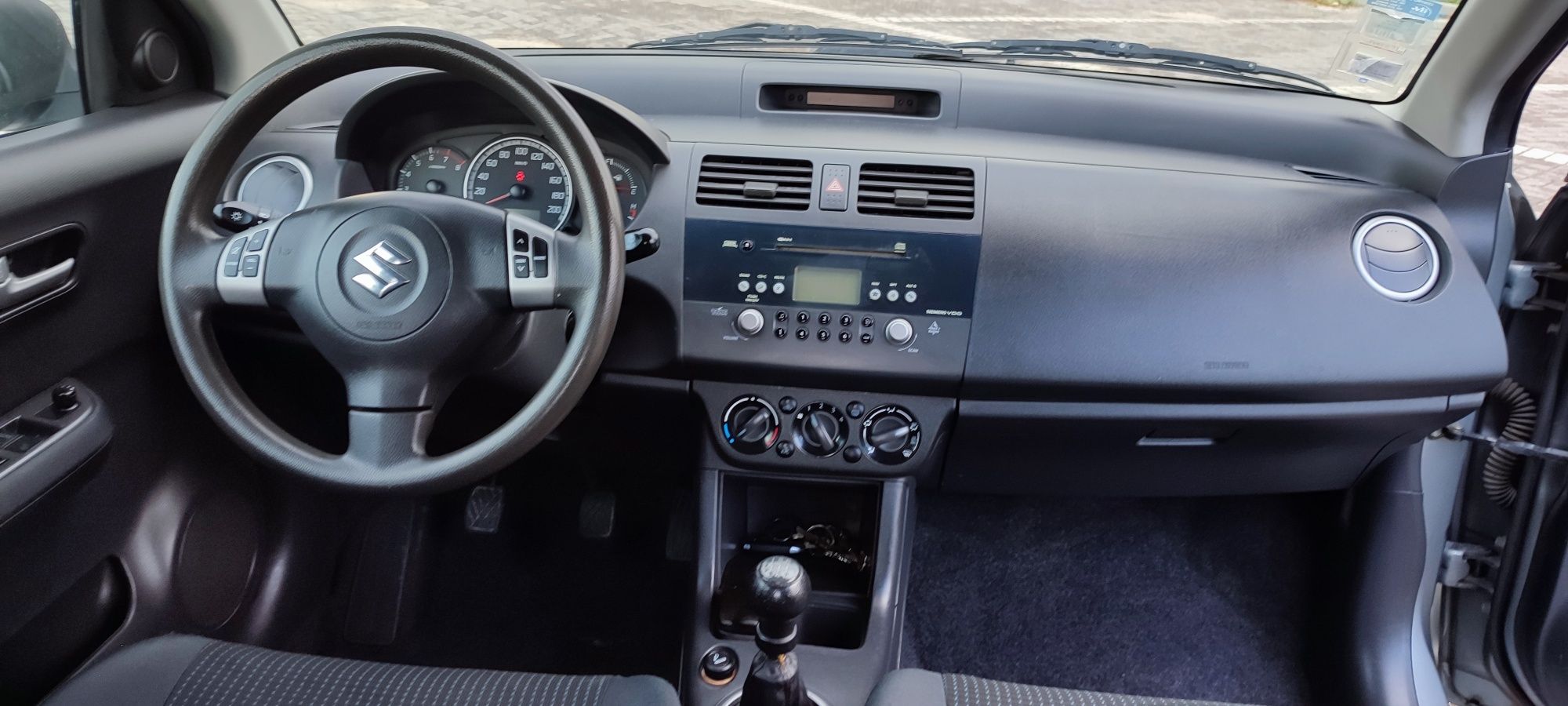 Suzuki Swift 1.3 Gls Nav troco