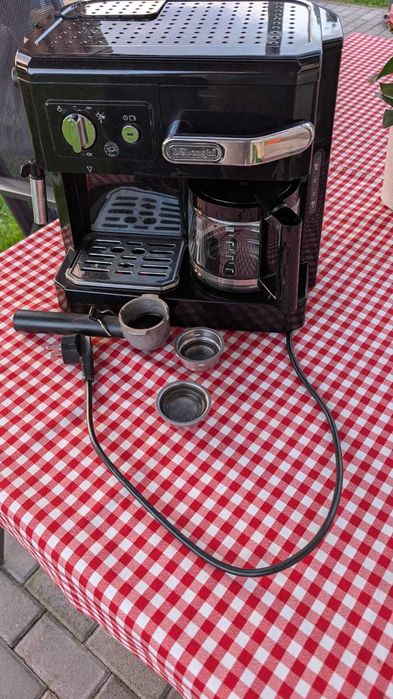 ekspres ciśnieniowy kolbowy DeLonghi BCO410