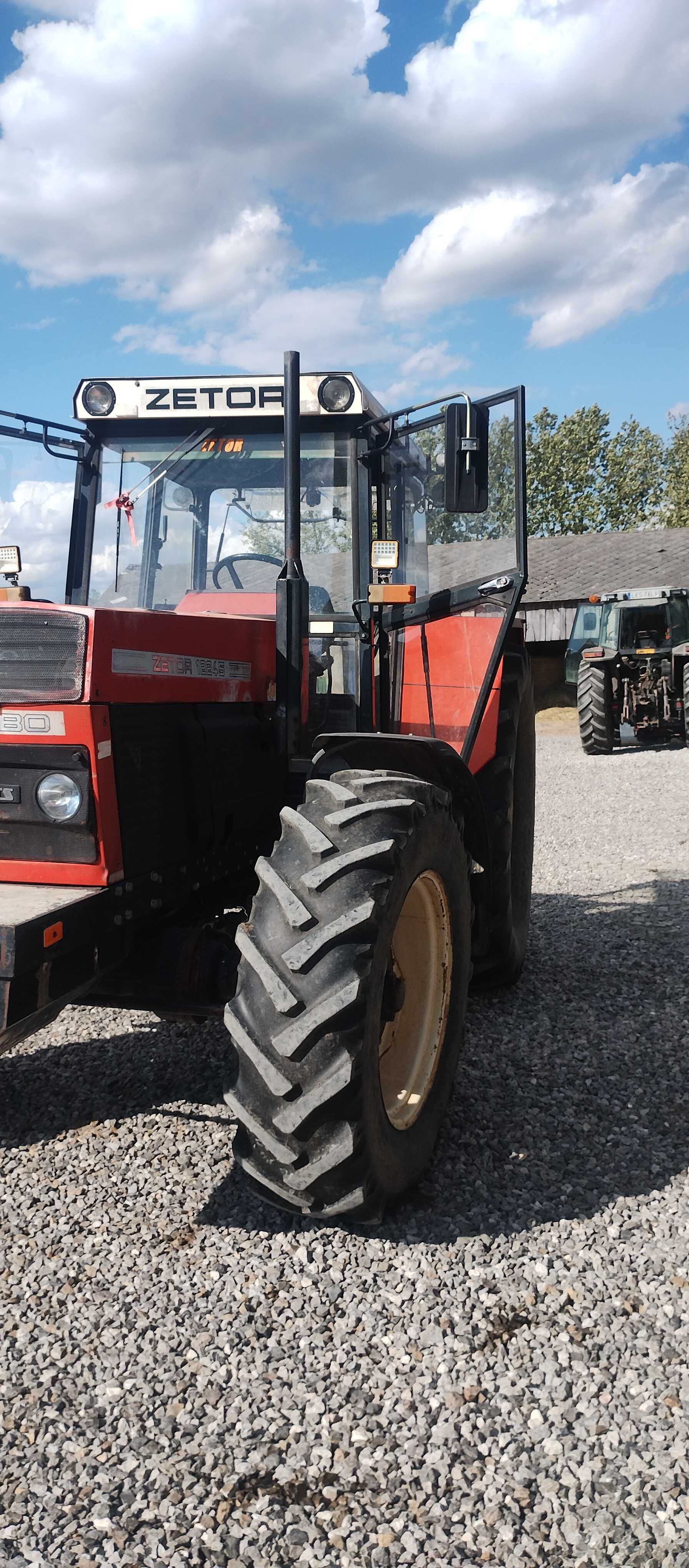 Ciągnik Zetor zts 12245