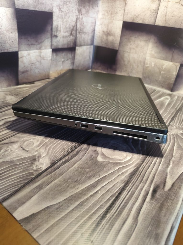 Dell 7730 4K IPS I7 8850H 32 ram 256 SSD m.2 Excellent Bat ноутбук