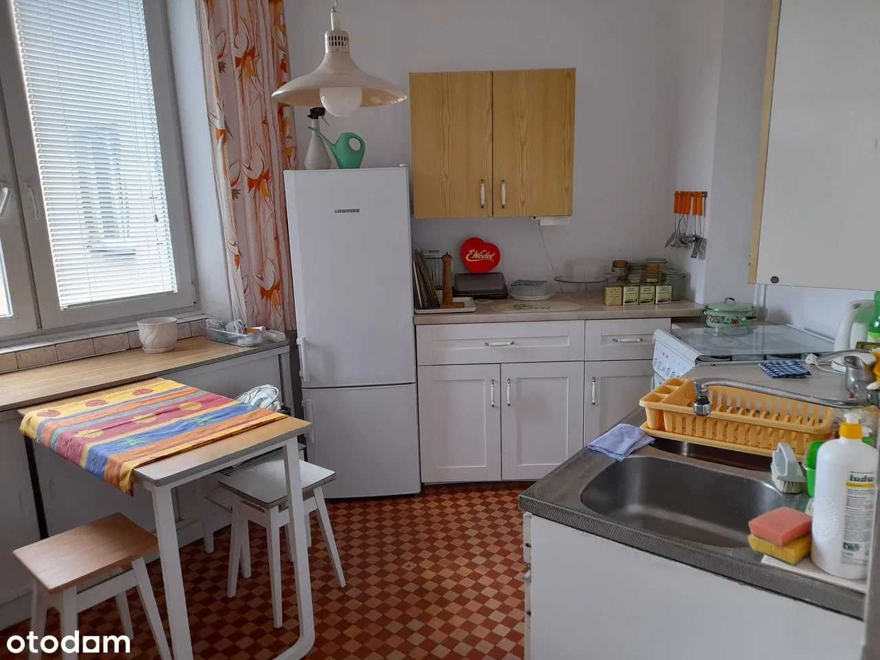 Dwa pokoje-Marszałkowska 128, 60m2, 4 piętro z windą.