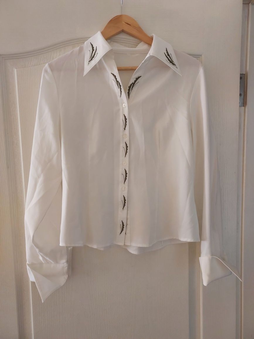 жіночий одяг біла нарядна сорочка / женская белая рубашка одежда