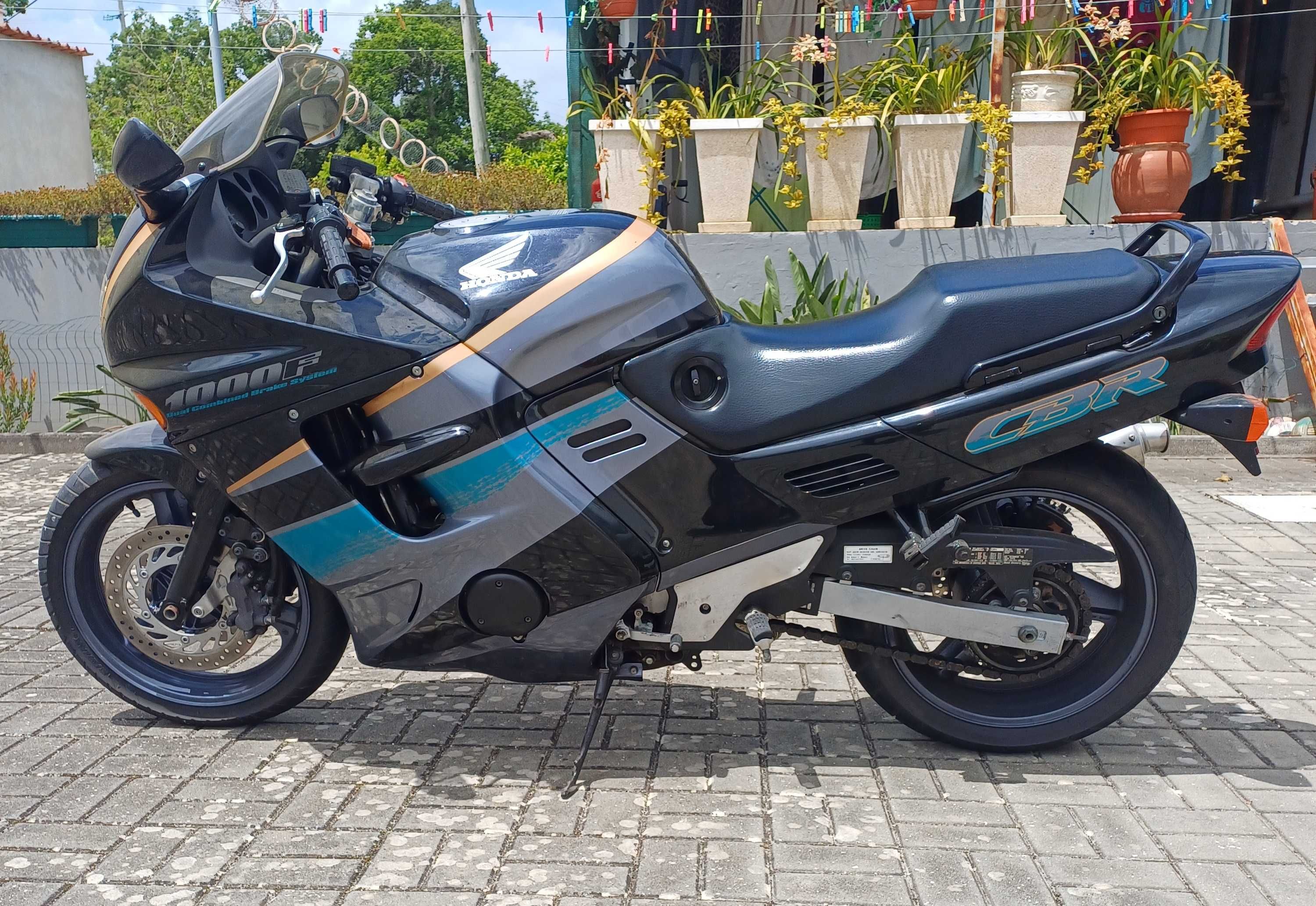 Vendo ou troco CBR 1000F