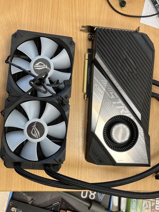 Топова Asus rog strix lc rx6900xt 16gb з водяним охолодженням
