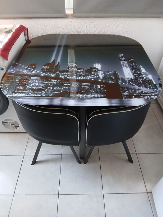 Mesa Ikea com 4 cadeiras