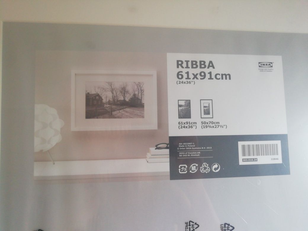 Moldura branca ikea ainda embalada 61*91cm