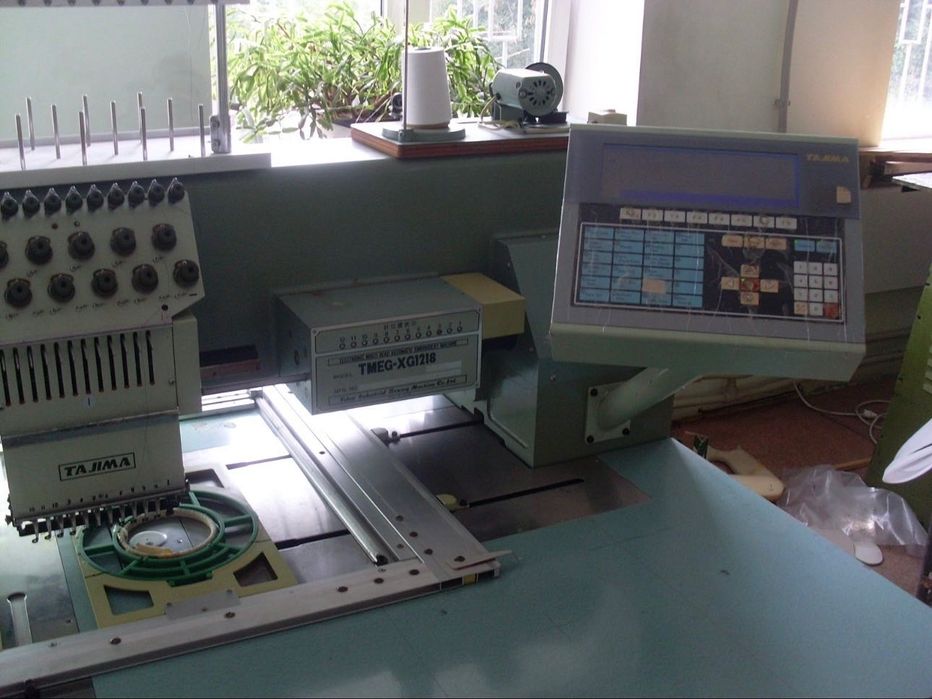 Вишивальна машина TAJIMA TMEG-XG1218-S (поле вишивки 550×330 мм)