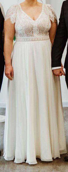 Suknia ślubna koronka jasne ecru r. 40, 160 cm