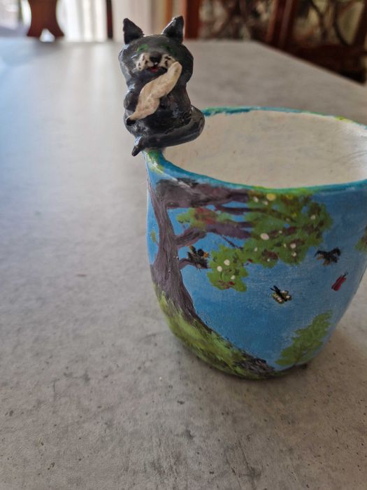 Copo de arte em argila para canetas