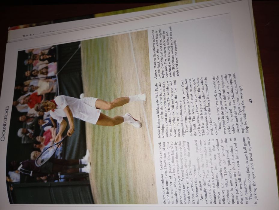 Livro antigo tênis Newnes All Colour Guide Tennis