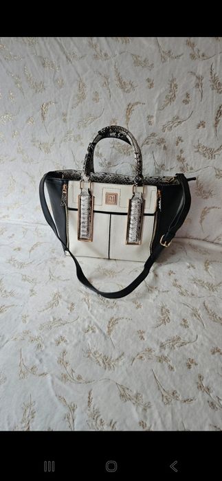 Torebka z wężowym wzorem