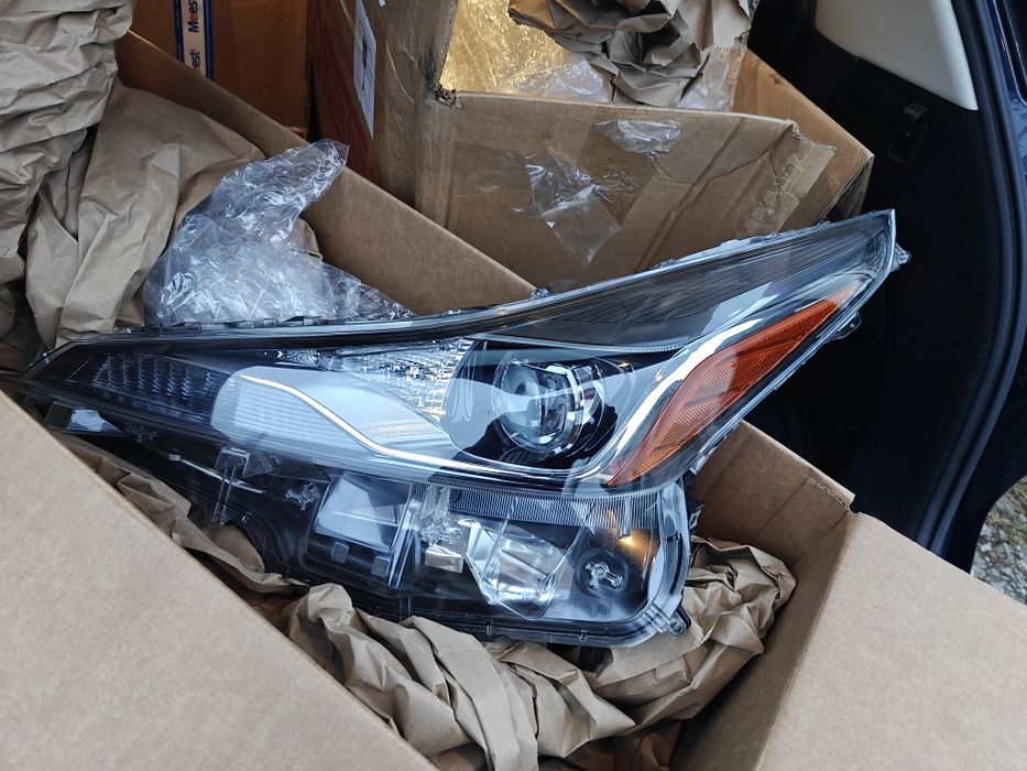 Левая правая фара Toyota Prius 2019 2020 2021 оригинал Америка