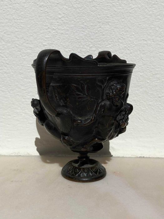 "Kantharus" em bronze autoria Ferdinand Barbedienne