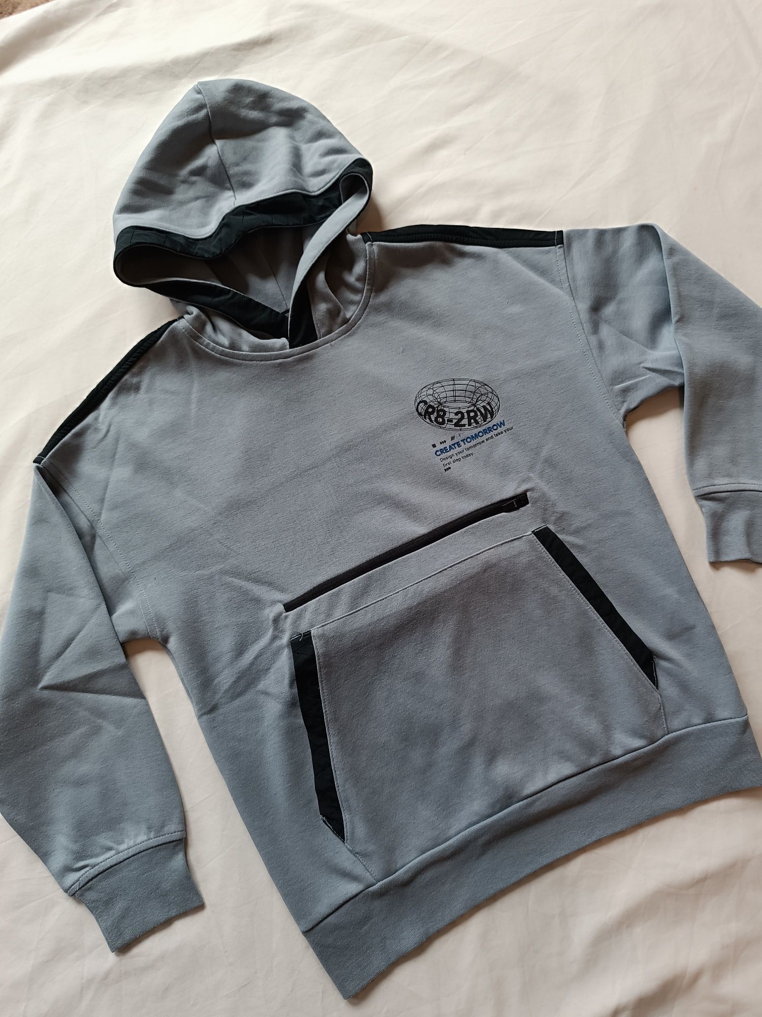 Camisola Sweat Cinza. Com Capuz. 11 a 12 Anos
