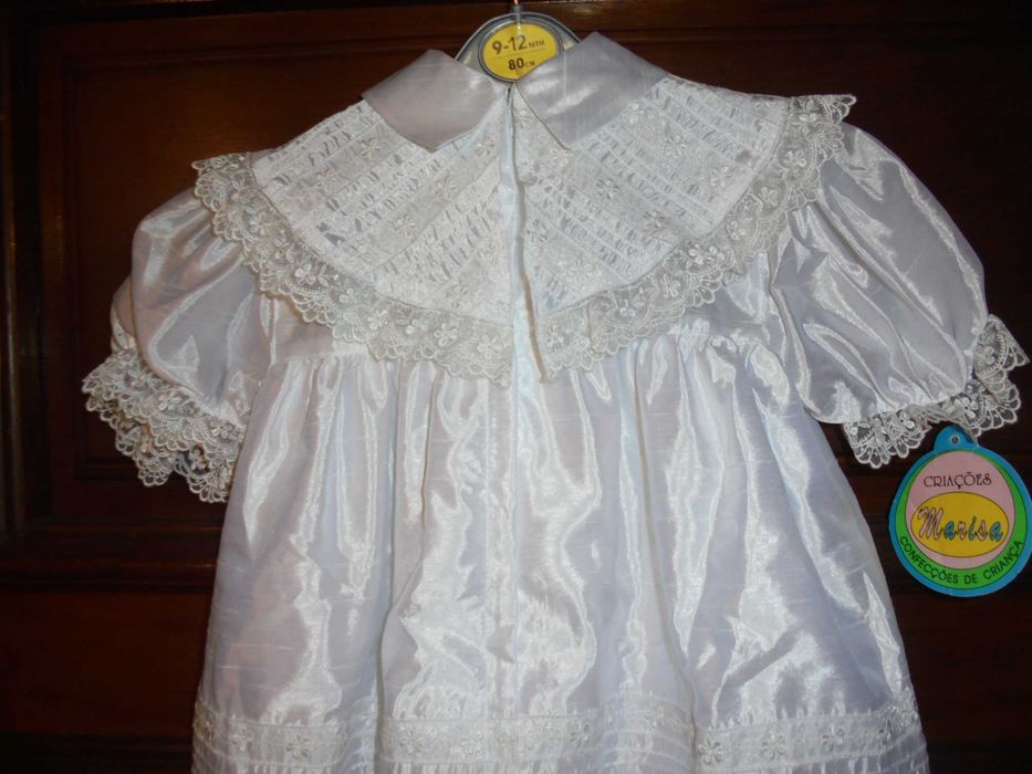 fato de menino bebé novo com etiqueta