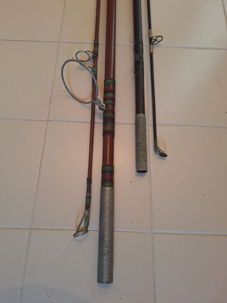 Duas canas de pesca