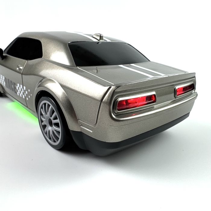 Іграшкова дрифт машинка Dodge Challenger 4WD на радіокеруванні