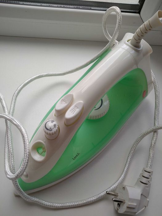 Утюг с отпаривателем SANUSY Австрия, полностью рабочее!