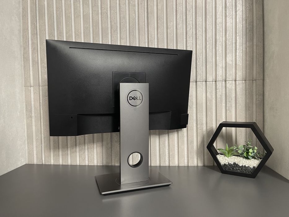 Стильний Монітор 27 дюймів DELL P2719H full hd