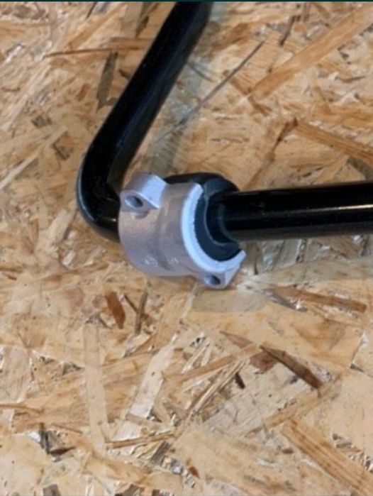 Скоба, крепление, кронштейн переднего стабилизатора  w211 4matic