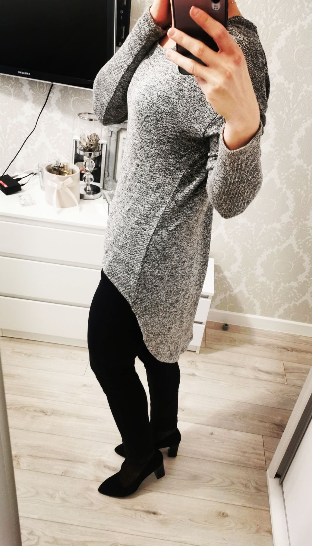 Luźny sweter z przedłużanym tyłem M/L
