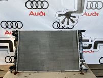 Радіатор охолодження двигуна основний Audi A4 B8 A5 Q5 A6 A7 автомат