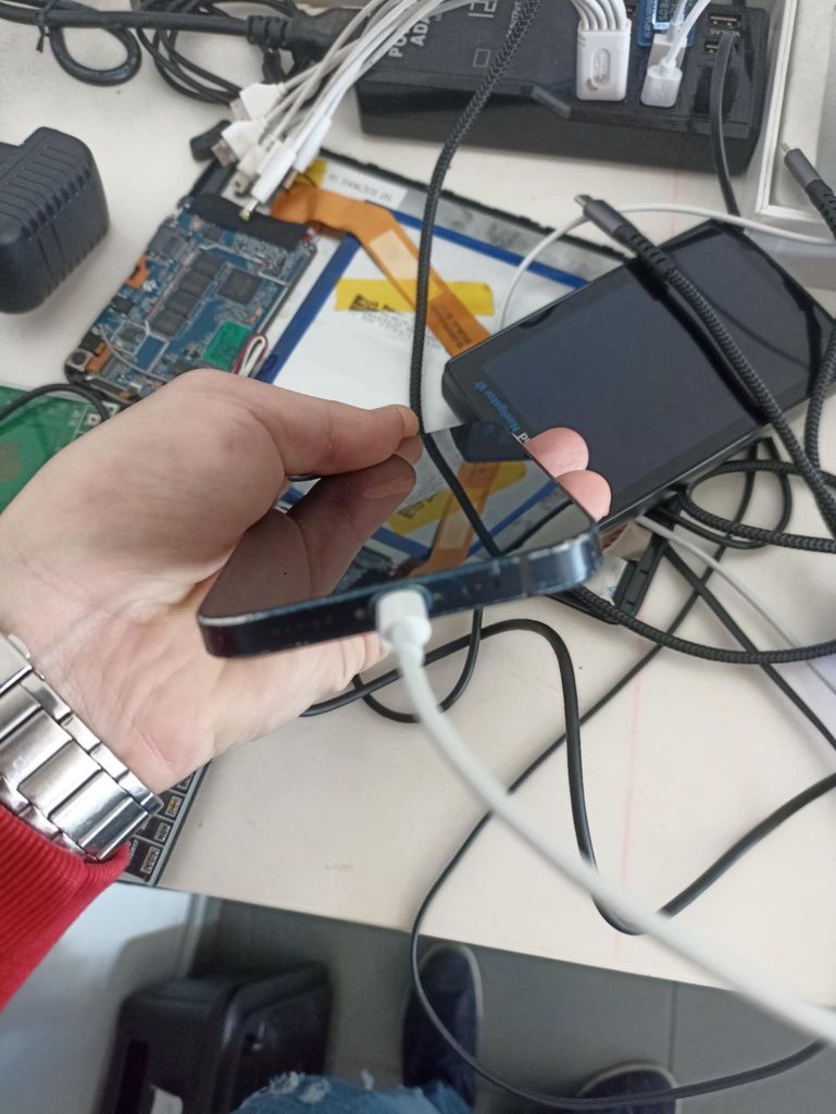 iPhone 12 128 usado