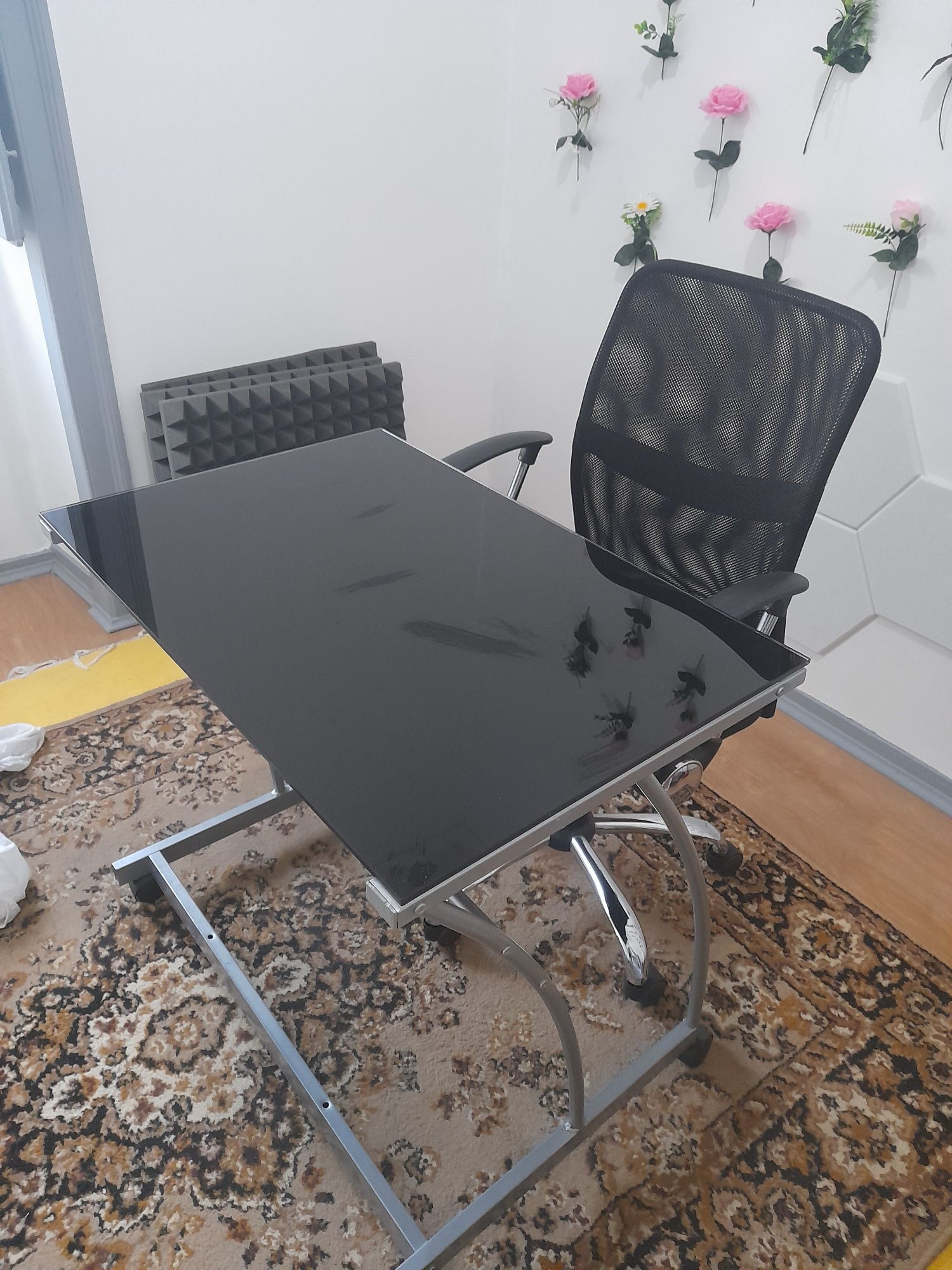 Mesa + cadeira de escritório