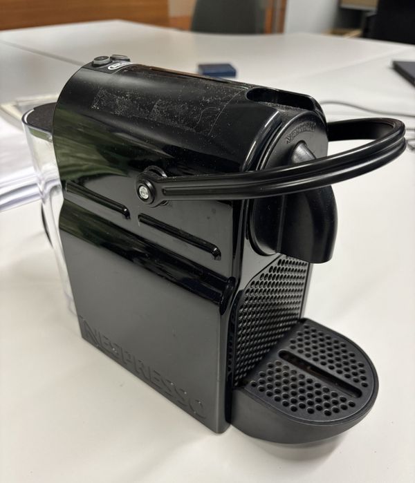 Máquina Café Nespresso Delonghi