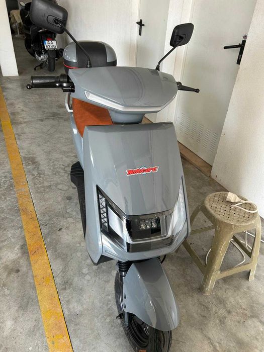 Aluguer scooter eléctrica nova