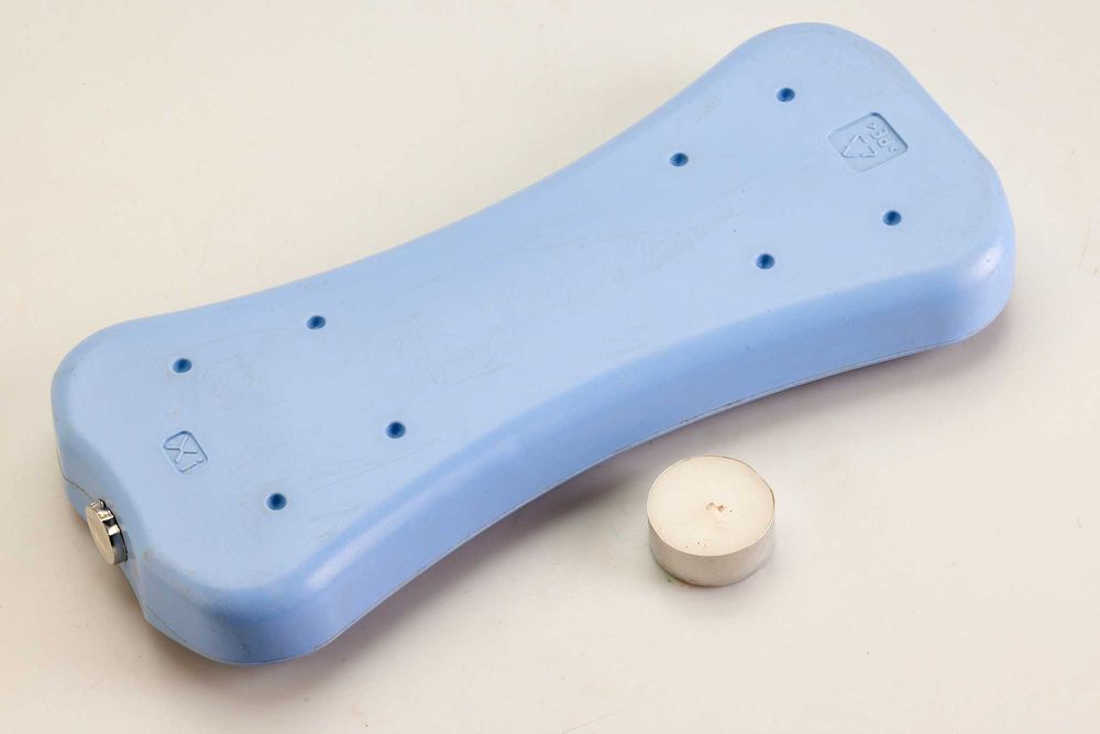 Wkład lodówki Whirlpool z otworami na kostki lodu