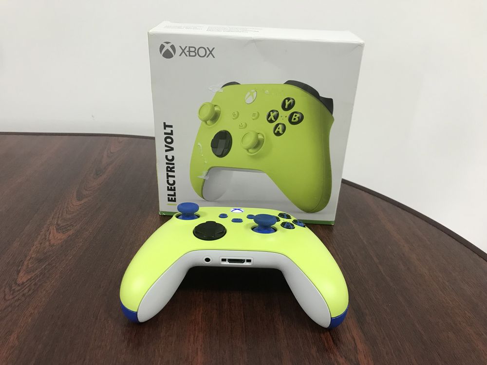 Геймпад XBOX Series S X Electric Volt есть нюанс