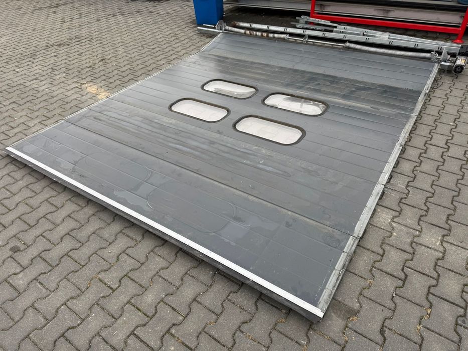 Brama 2.85x3.25 segmentowa elektryczna pionowego otwierania