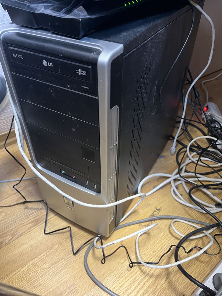 Компʼютер intel g 2130 ,3,2 hrz + монітор philips v226